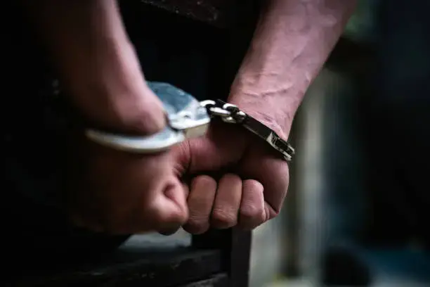 Prahovean reținut: Șantaj și amenințări la adresa unui polițist