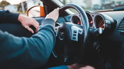 Permis nou, mașină veche? Noul cod rutier limitează puterea motorului pentru debutanți