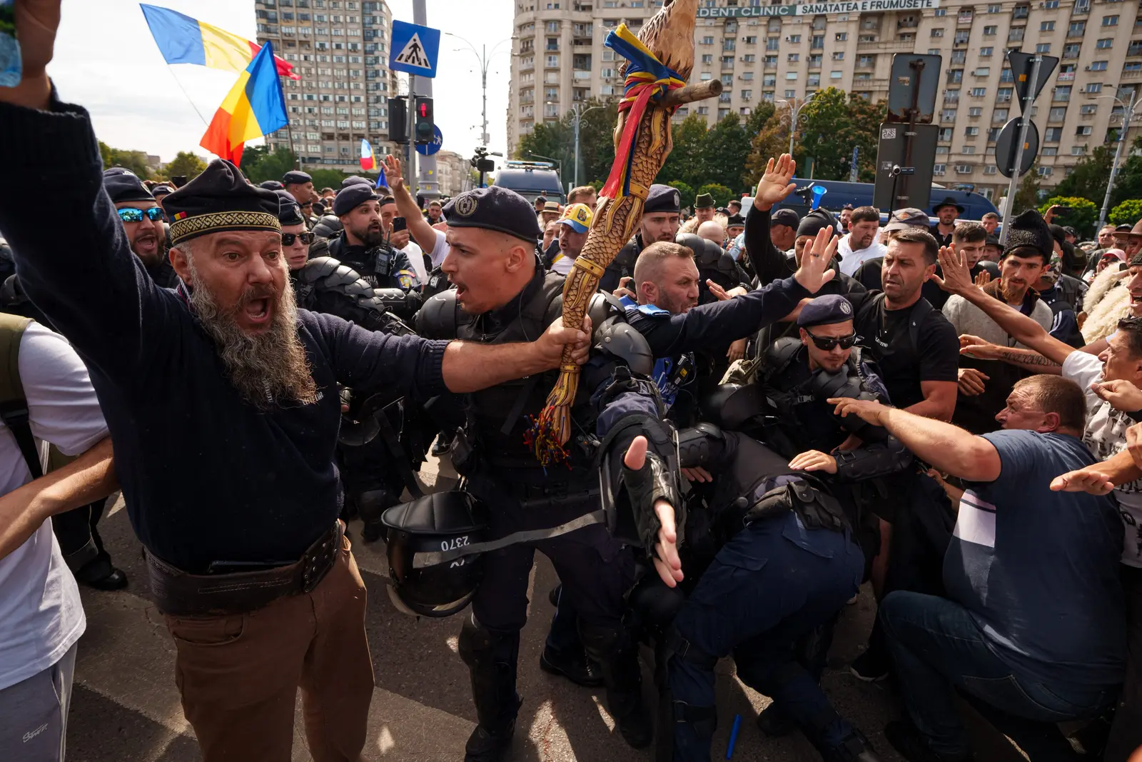 Cum a reflectat presa din Rusia protestele violente din București și rolul lui George Simion
