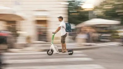 România, model pentru Ungaria: amenzi mari pentru trotinetele folosite greșit