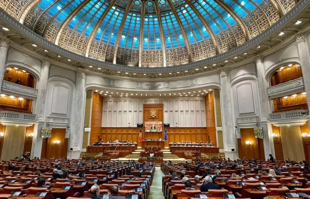 Scandal în Parlament: Dan Tanasă a răspuns în maghiară liderului UDMR: „Aici e România, nu Ungaria