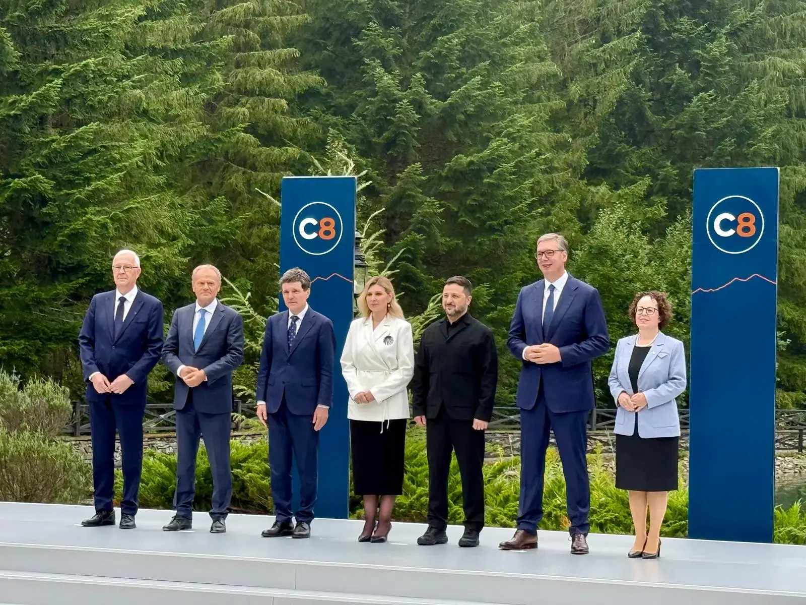 Zelenski anunță acorduri de un miliard de euro la summitul Carpathian 8