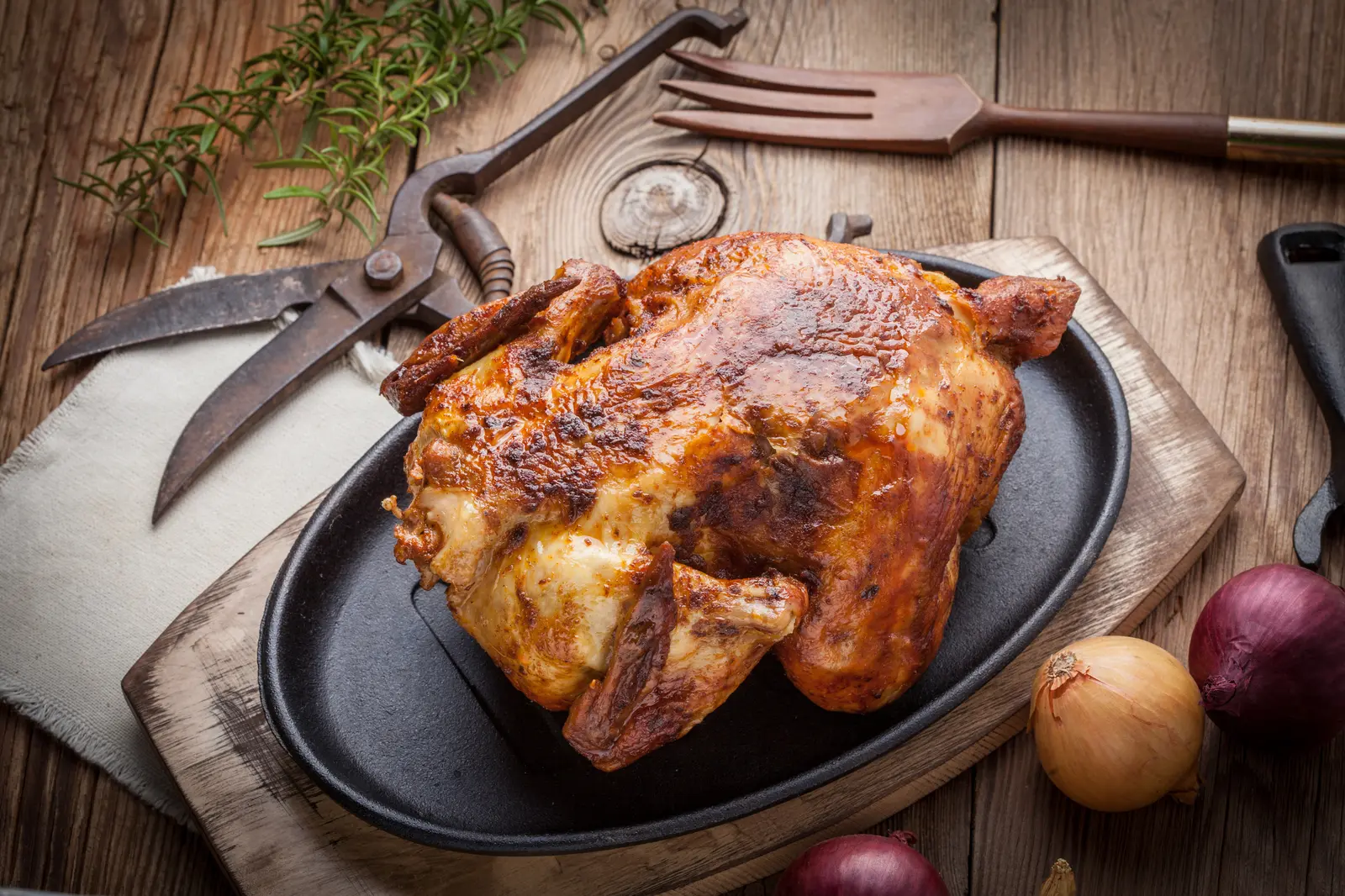 Foarfecă esențială în bucătărie: de ce nu o poți înlocui cu cuțitul