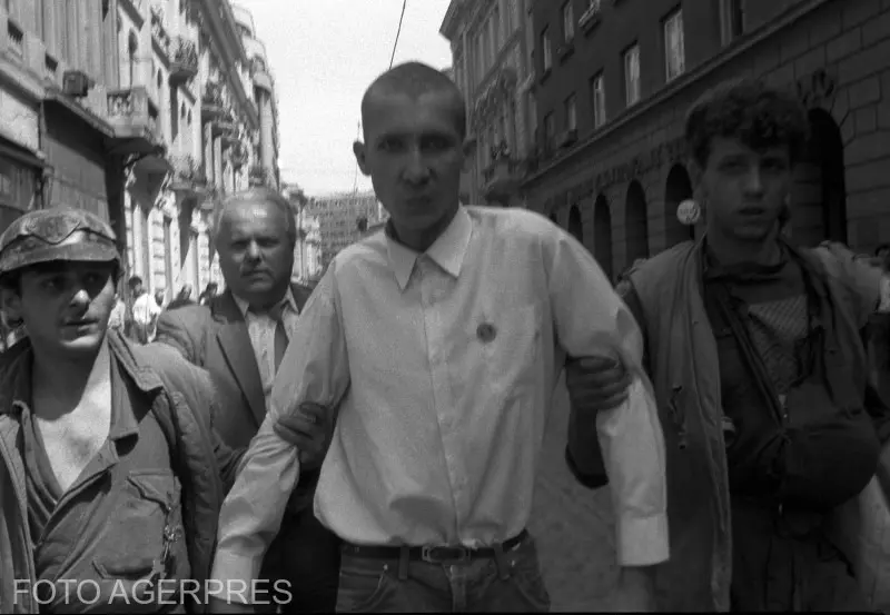 MAE desecretizează documente din timpul Mineriadei din 1990